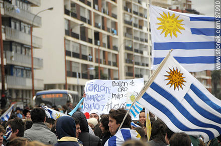 Recibimiento de la Selección Uruguaya de Fútbol en la rambla de Pocitos de Montevideo el 13 de Julio de 2010. -  - URUGUAY. Foto No. 37990