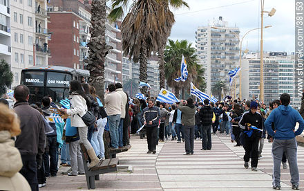 Recibimiento de la Selección Uruguaya de Fútbol en la rambla de Pocitos de Montevideo el 13 de Julio de 2010. -  - URUGUAY. Foto No. 38153