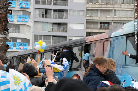 Uruguayan footbal soccer team reception after playing the World Cup in South Africa, 2010. -  - URUGUAY. Photo #38100