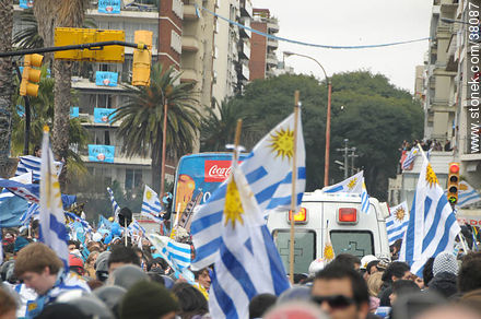 Recibimiento de la Selección Uruguaya de Fútbol en la rambla de Pocitos de Montevideo el 13 de Julio de 2010. -  - URUGUAY. Foto No. 38087
