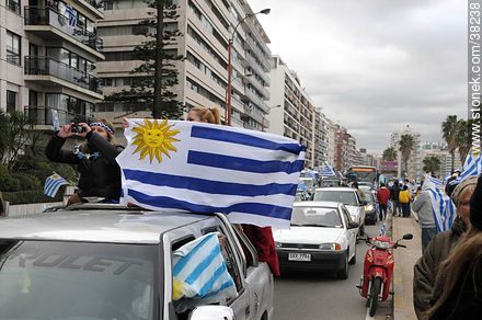 Recibimiento de la Selección Uruguaya de Fútbol en la rambla de Pocitos de Montevideo el 13 de Julio de 2010. -  - URUGUAY. Foto No. 38238