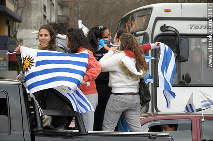 Recibimiento de la Selección Uruguaya de Fútbol en la rambla de Pocitos de Montevideo el 13 de Julio de 2010. -  - URUGUAY. Foto No. 38171