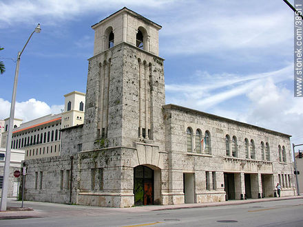 Edificio municipal en Coral Gables - Estado de Florida - EE.UU.-CANADÁ. Foto No. 38511