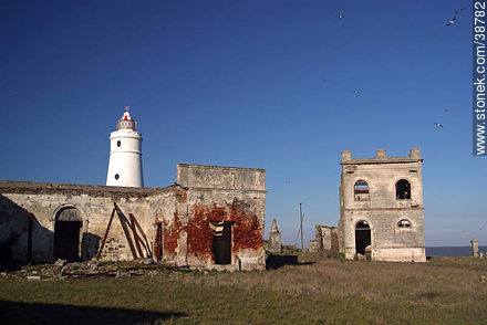 Isla de Flores lighthouse -  - URUGUAY. Photo #38782