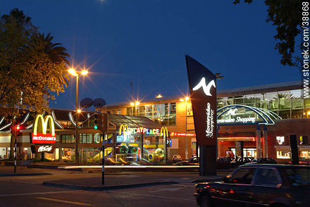 Montevideo Shopping Center - Departamento de Montevideo - URUGUAY. Foto No. 38868
