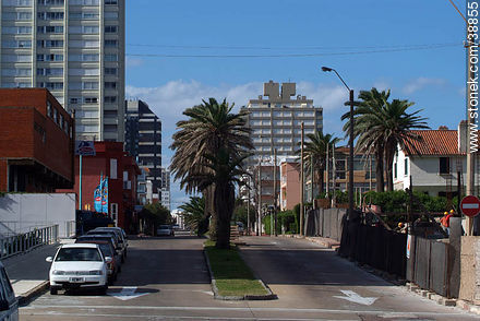 27th. Street - Punta del Este and its near resorts - URUGUAY. Foto No. 38855