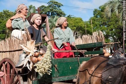 Carro con imagen de la Virgen - Departamento de Tacuarembó - URUGUAY. Foto No. 39388