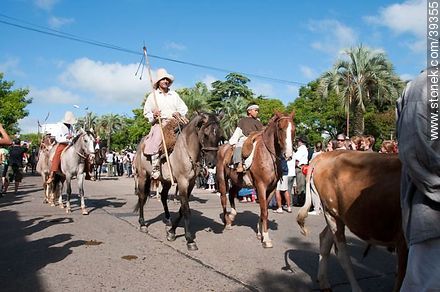 Familias y su ganado - Departamento de Tacuarembó - URUGUAY. Foto No. 39355