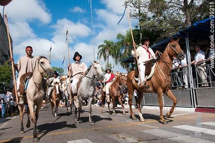 Lanceros en la retaguardia de La Redota - Departamento de Tacuarembó - URUGUAY. Foto No. 39211