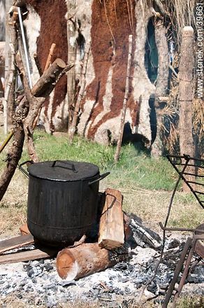 Pot on the fire - Tacuarembo - URUGUAY. Photo #39661