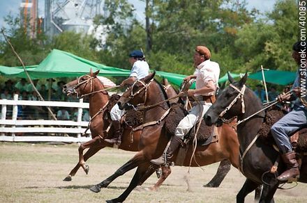 Bride's horse race.  - Tacuarembo - URUGUAY. Foto No. 40085