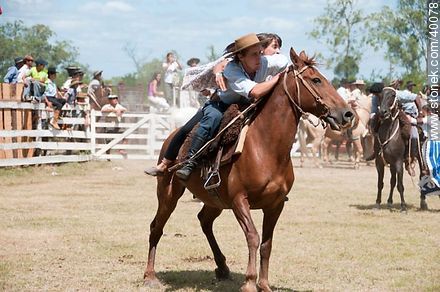 Bride's horse race.  - Tacuarembo - URUGUAY. Foto No. 40078