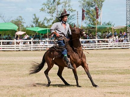 Ability to master the horse. - Tacuarembo - URUGUAY. Photo #40022