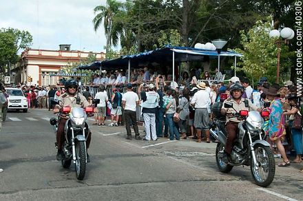 The parade starts. - Tacuarembo - URUGUAY. Foto No. 40306