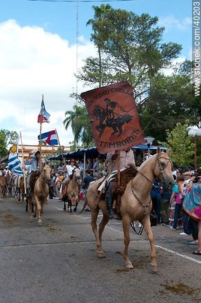 Estandarte de la sociedad criolla Tambores - Departamento de Tacuarembó - URUGUAY. Foto No. 40203