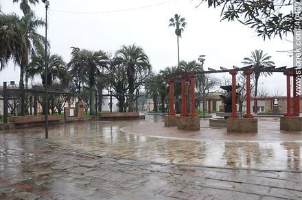 Plaza de la Cruz square in a rainy day. - Tacuarembo - URUGUAY. Photo #40409