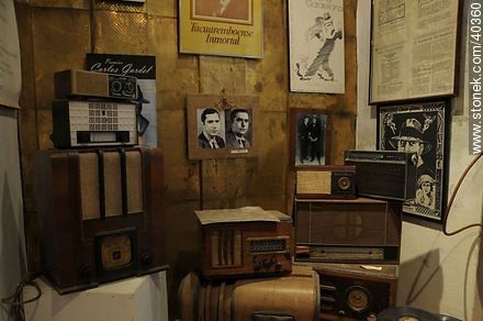 Museo de la Tradición. Radios antiguas. - Departamento de Tacuarembó - URUGUAY. Foto No. 40360