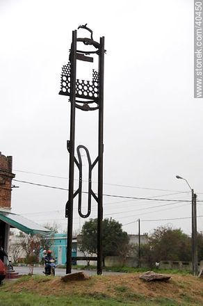 Escultura en el bulevar Baltasar Brum - Departamento de Tacuarembó - URUGUAY. Foto No. 40450
