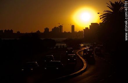 Sunset on the Rambla O'Higgins - Department of Montevideo - URUGUAY. Photo #40701