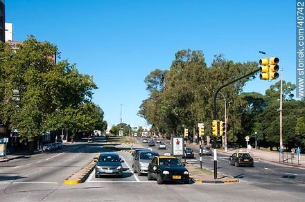 Avenida Italia y Albo - Departamento de Montevideo - URUGUAY. Foto No. 40742