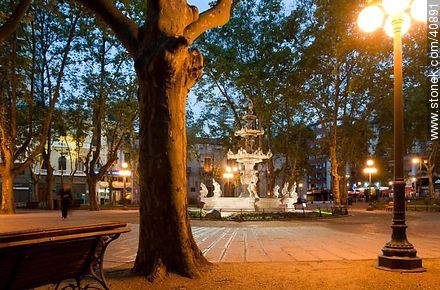 Plaza Constitución - Departamento de Montevideo - URUGUAY. Foto No. 40891