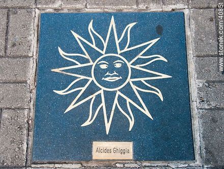 Tribute to Alcides Ghiggia. - Department of Montevideo - URUGUAY. Foto No. 40851