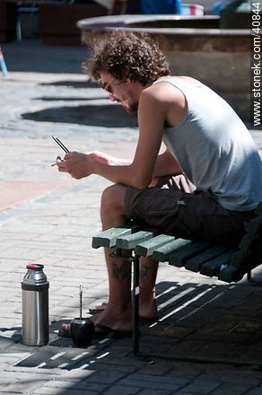 Mate and cellphone - Department of Montevideo - URUGUAY. Photo #40844