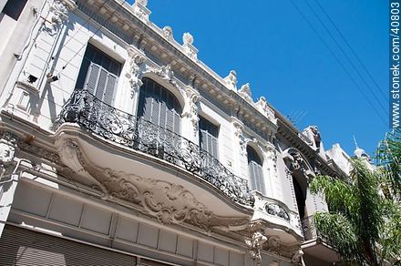 Balcones restaurados. - Departamento de Montevideo - URUGUAY. Foto No. 40803
