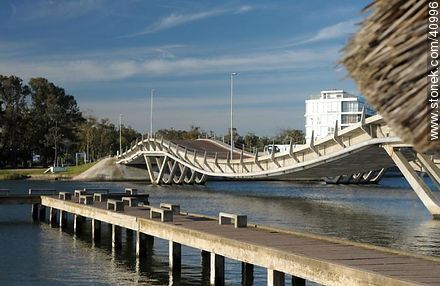 Leonel Viera undulating bridge over the creek Maldonado - Punta del Este and its near resorts - URUGUAY. Photo #40996