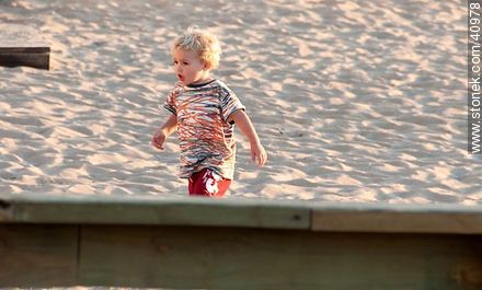 Child on beach - Punta del Este and its near resorts - URUGUAY. Photo #40978
