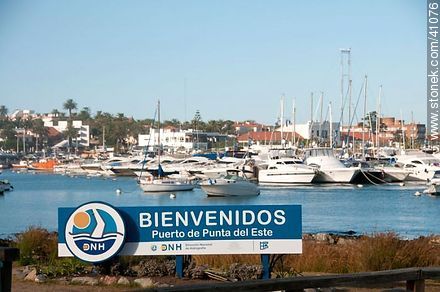 Bienvenidos al Puerto de Punta del Este. Dirección Nacional de Hidrografía. - Punta del Este y balnearios cercanos - URUGUAY. Foto No. 41076