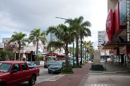 Shopping Center mall at Gorlero Ave. - Punta del Este and its near resorts - URUGUAY. Photo #41018