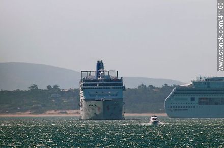 Cruises at Punta del Este - Punta del Este and its near resorts - URUGUAY. Photo #41160