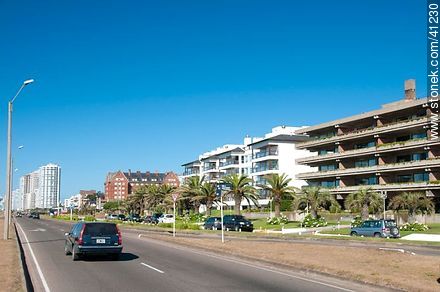 Lorenzo Batlle Pacheco promenade. Route 10. - Punta del Este and its near resorts - URUGUAY. Foto No. 41230