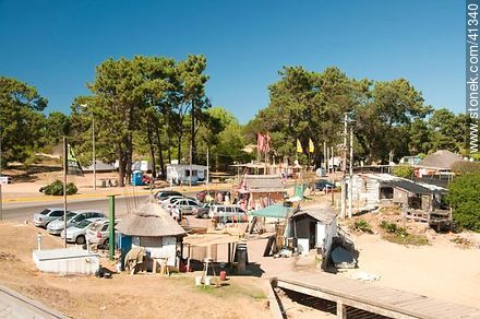 Stalls and fishing equipment rentals. - Punta del Este and its near resorts - URUGUAY. Photo #41340