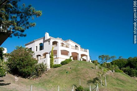 Residence in Punta Ballena - Punta del Este and its near resorts - URUGUAY. Foto No. 41366