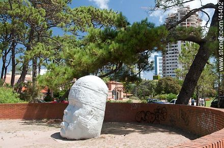 Plaza en Av. Italia - Punta del Este y balnearios cercanos - URUGUAY. Foto No. 41402