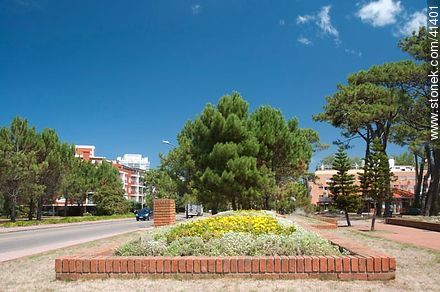 Av. Italia - Punta del Este y balnearios cercanos - URUGUAY. Foto No. 41401