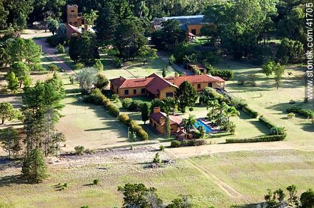 Residencia - Punta del Este y balnearios cercanos - URUGUAY. Foto No. 41705