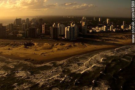 Playa Brava - Punta del Este y balnearios cercanos - URUGUAY. Foto No. 41589