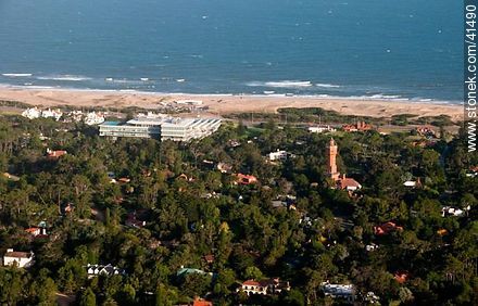 Rincón del Indio. Torre del hotel L'Auberge. - Punta del Este y balnearios cercanos - URUGUAY. Foto No. 41490