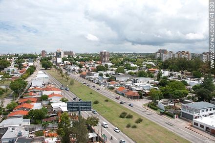Avenida Italia hacia el oeste - Departamento de Montevideo - URUGUAY. Foto No. 41830