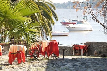 Restaurant overlooking the harbor - Department of Colonia - URUGUAY. Photo #42085