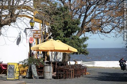 Restaurant overlooking the harbor - Department of Colonia - URUGUAY. Photo #42083