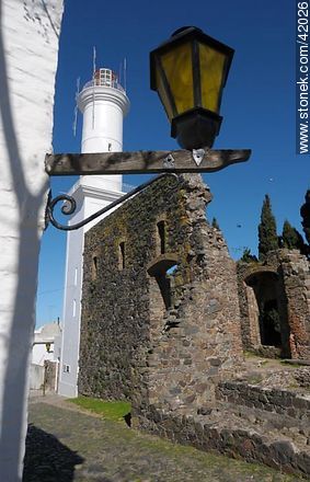 Ruins of the convent of San Francisco Javier. Lighthouse of Colonia del Sacramento. - Department of Colonia - URUGUAY. Photo #42026