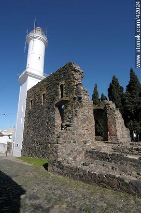 Ruins of the convent of San Francisco Javier. Lighthouse of Colonia del Sacramento. - Department of Colonia - URUGUAY. Photo #42024