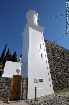  Lighthouse of Colonia del Sacramento. - Department of Colonia - URUGUAY. Photo #42021