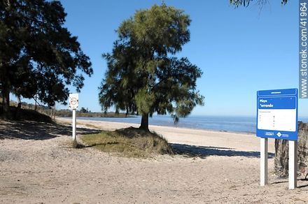 Playa Ferrando de Colonia - Departamento de Colonia - URUGUAY. Foto No. 41964