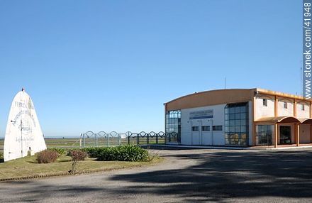 Aeropuerto Internacional de Colonia, Laguna de los Patos. - Departamento de Colonia - URUGUAY. Foto No. 41948