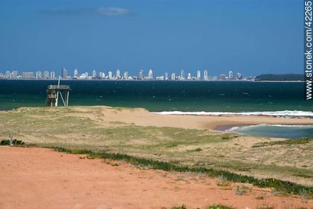 Parada 39 Playa Mansa. Punta Piedras del Chileno - Punta del Este y balnearios cercanos - URUGUAY. Foto No. 42265